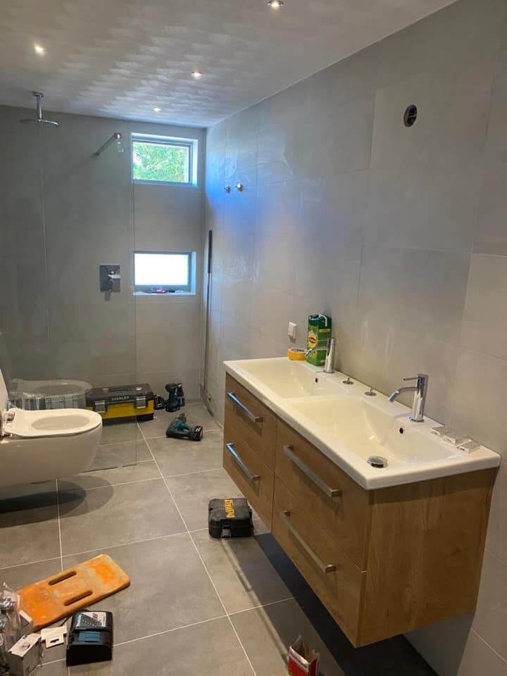 Mooie badkamer opgeleverd