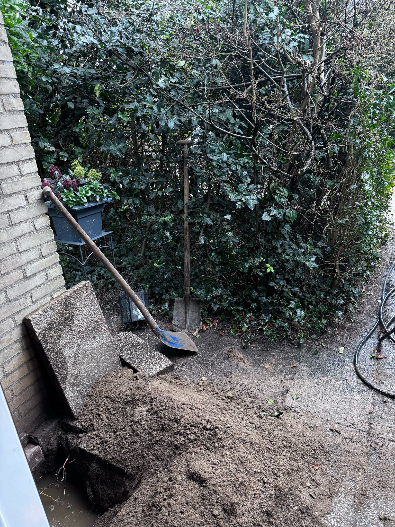 Riool-camera-inspectie in woning Almere Buiten met monitor