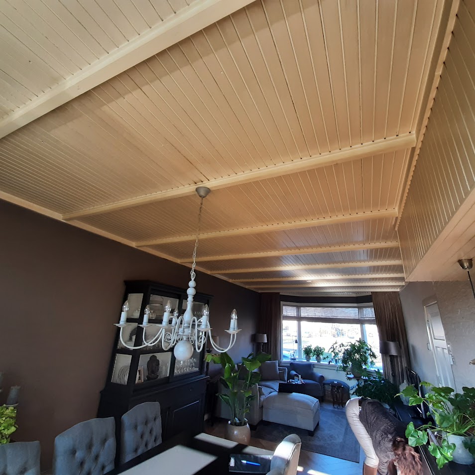 Plafond Strak Geschilderd